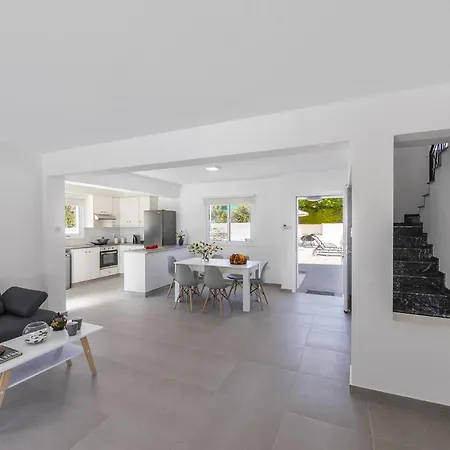 Alleli וילה פרוטאראס